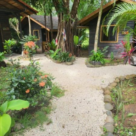 Casa El Colibri Bed & Breakfast Parrita Exterior photo