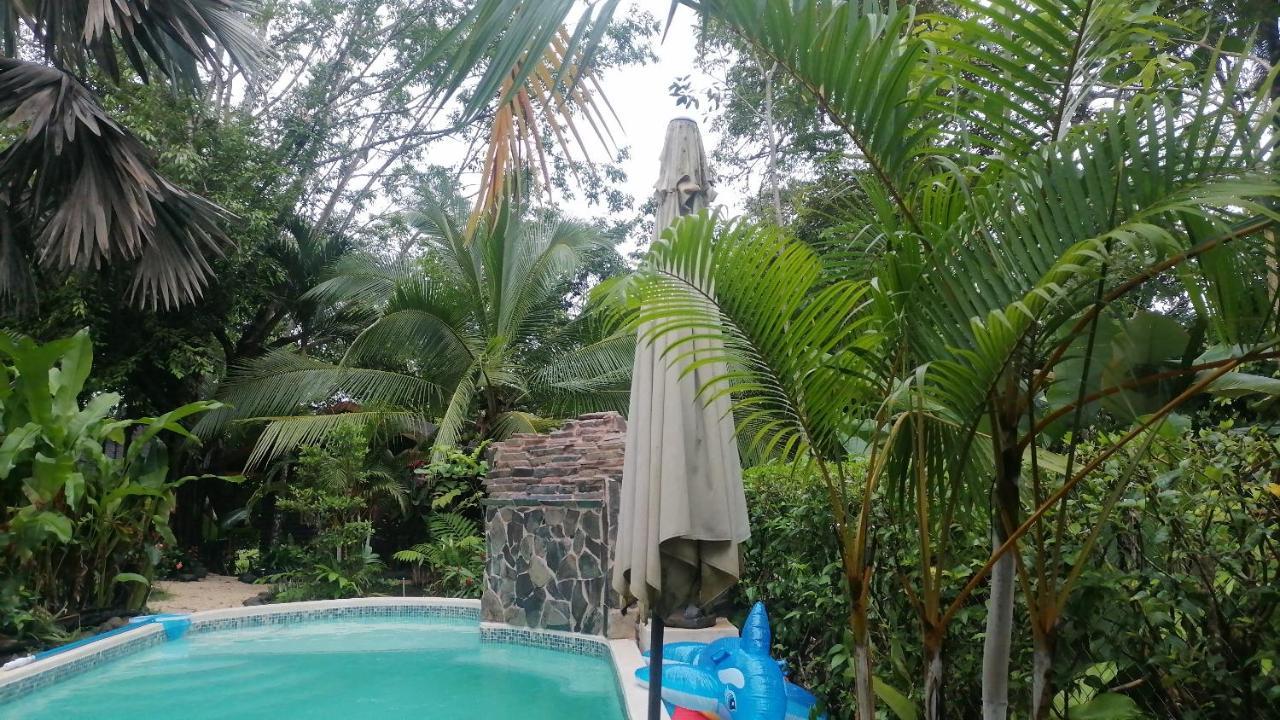 Casa El Colibri Bed & Breakfast Parrita Exterior photo