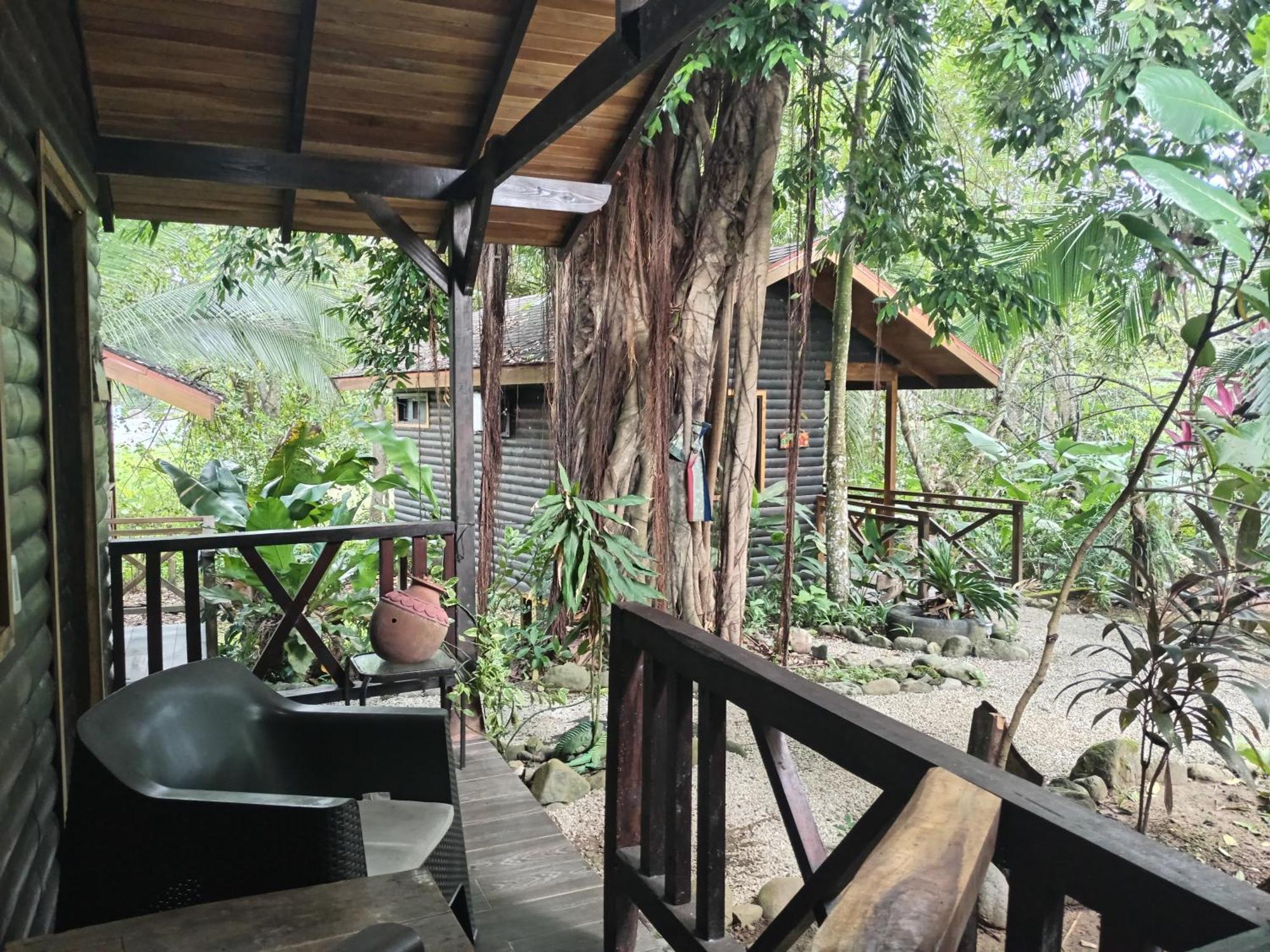 Casa El Colibri Bed & Breakfast Parrita Exterior photo